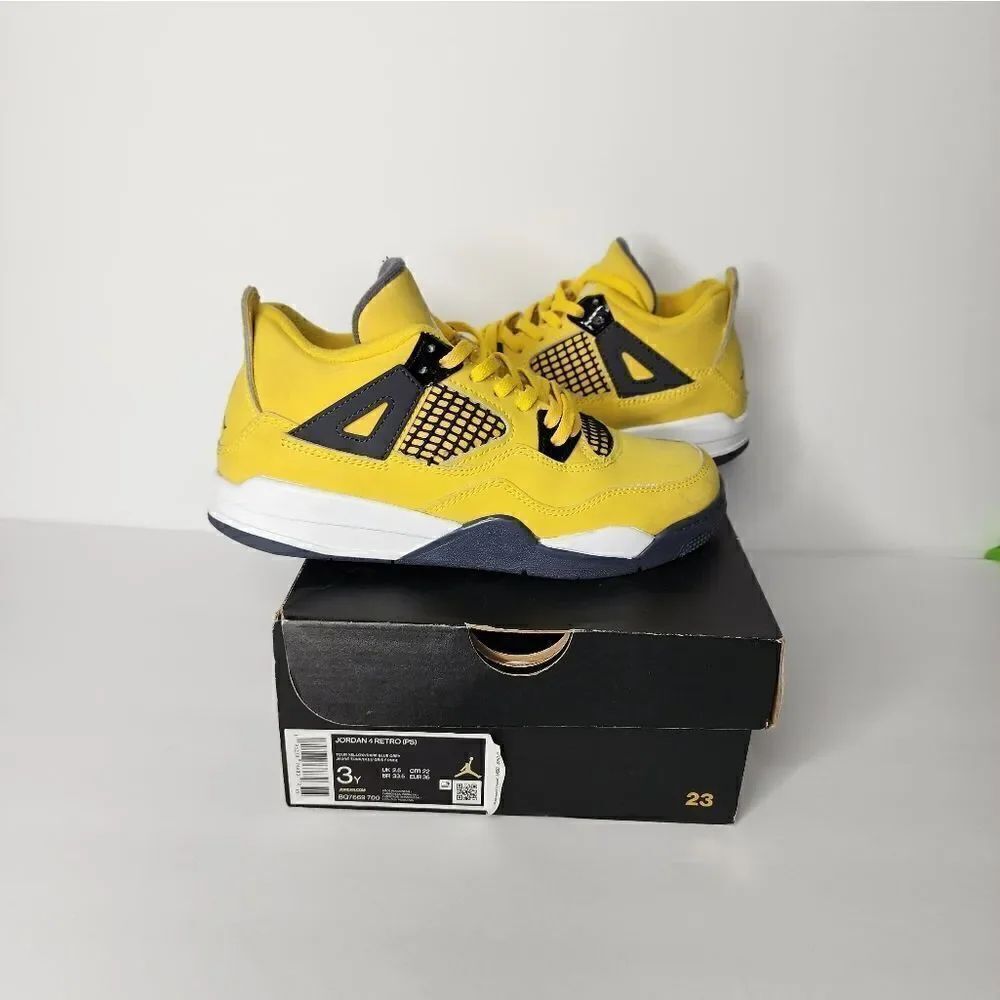 Jordan Retro 4 Lightning sneakers